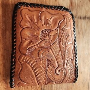 Hand-Tooled & Stitched Brown Leather Men’s Wallet with Floral Design
